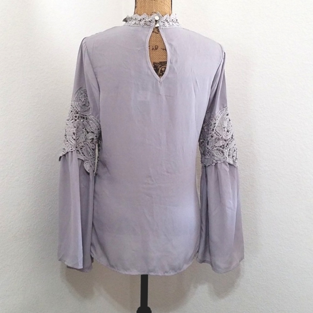Gray long sleeve lace inset bell sleeve lace neck detail Top Small Mediim - Picture 4 of 10